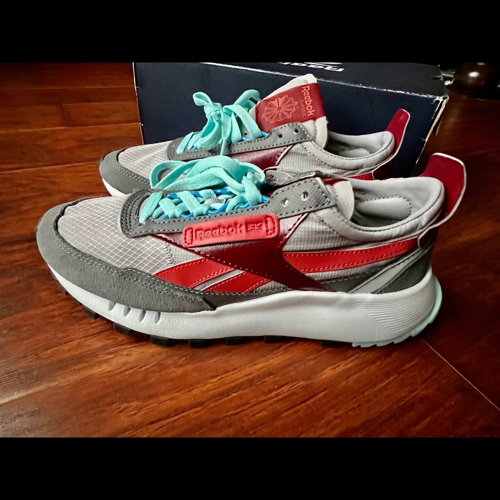 Reebok Classics Legacy size 8